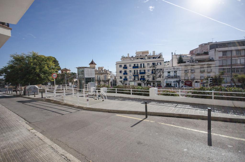 Oscar Apartments Estacion Sitges Exteriör bild
